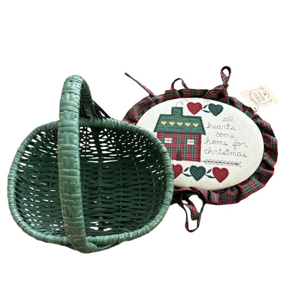 Valorie Stockwell Folk Art Applique Green Red Tartan Christmas Wicker Basket NWT - Picture 2 of 10